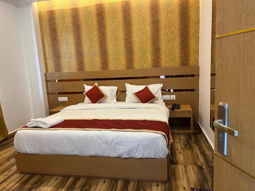 Hotel Royal Casa Lucknow Bagian luar foto