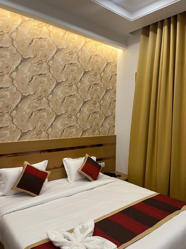 Hotel Royal Casa Lucknow Bagian luar foto