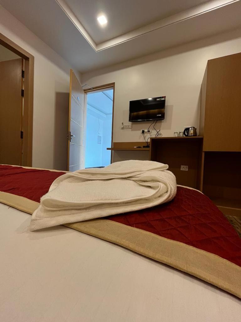 Hotel Royal Casa Lucknow Bagian luar foto