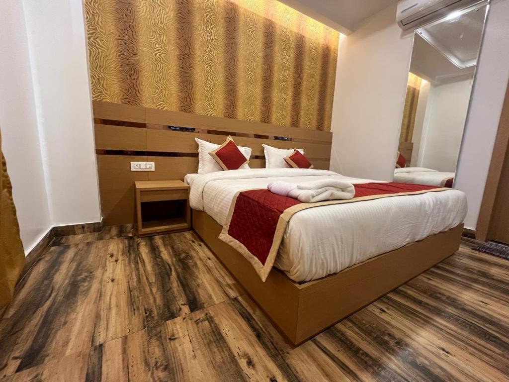 Hotel Royal Casa Lucknow Bagian luar foto
