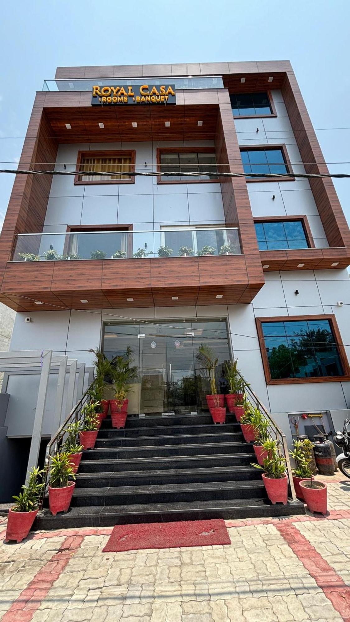 Hotel Royal Casa Lucknow Bagian luar foto